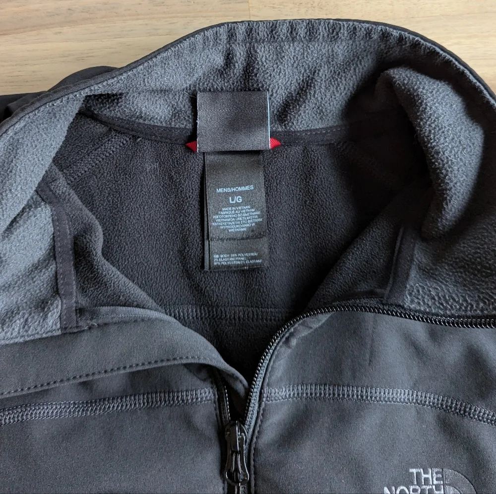 The North Face Men's‎ 1/4 Zip Jacket
